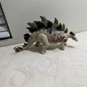 Jurassic World Park Action Figure Gigantic Dino Trackers Stegosaurus